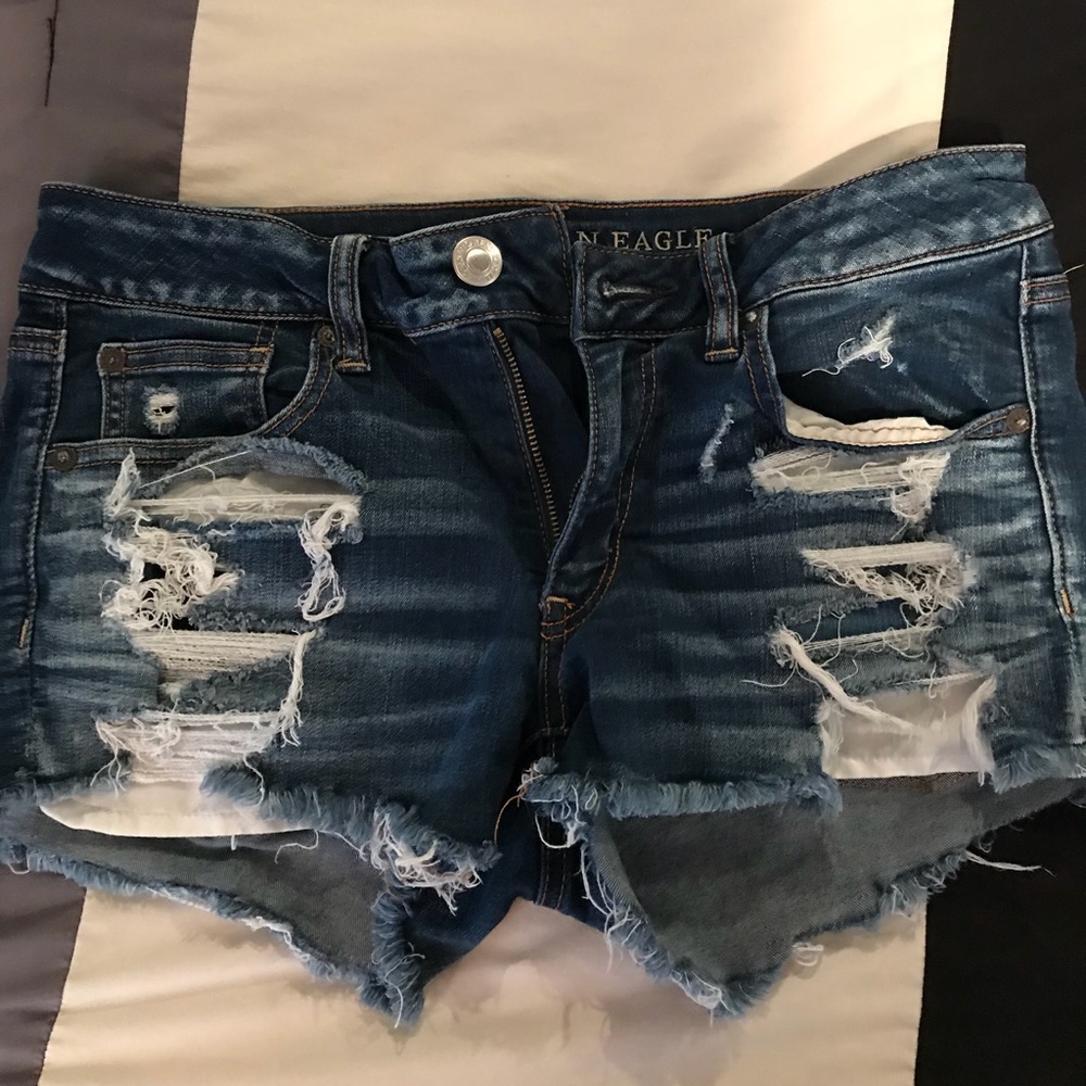 American Eagle distressed shorts size 6